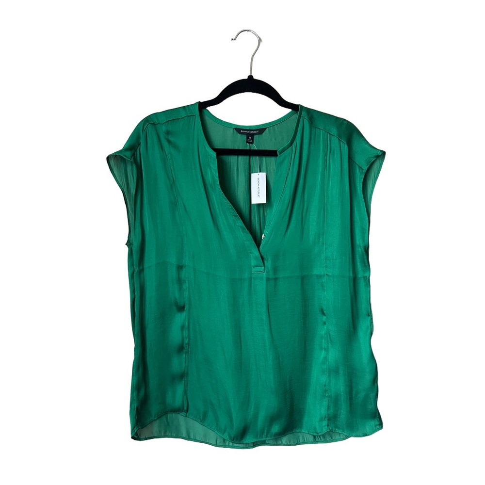 nwt banana republic medium green v-neck tank top